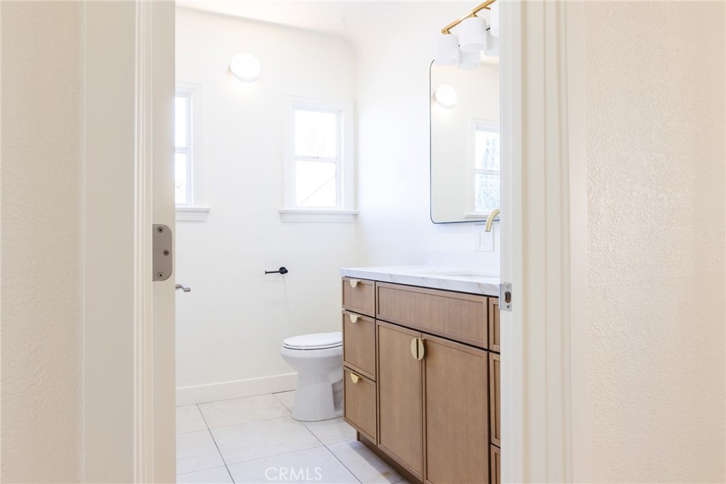 2127 W 76th Property Photo 34