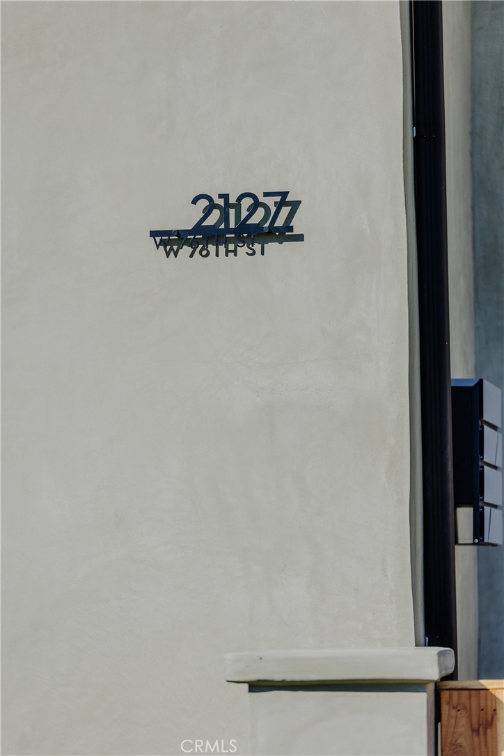 2127 W 76th Property Photo 44