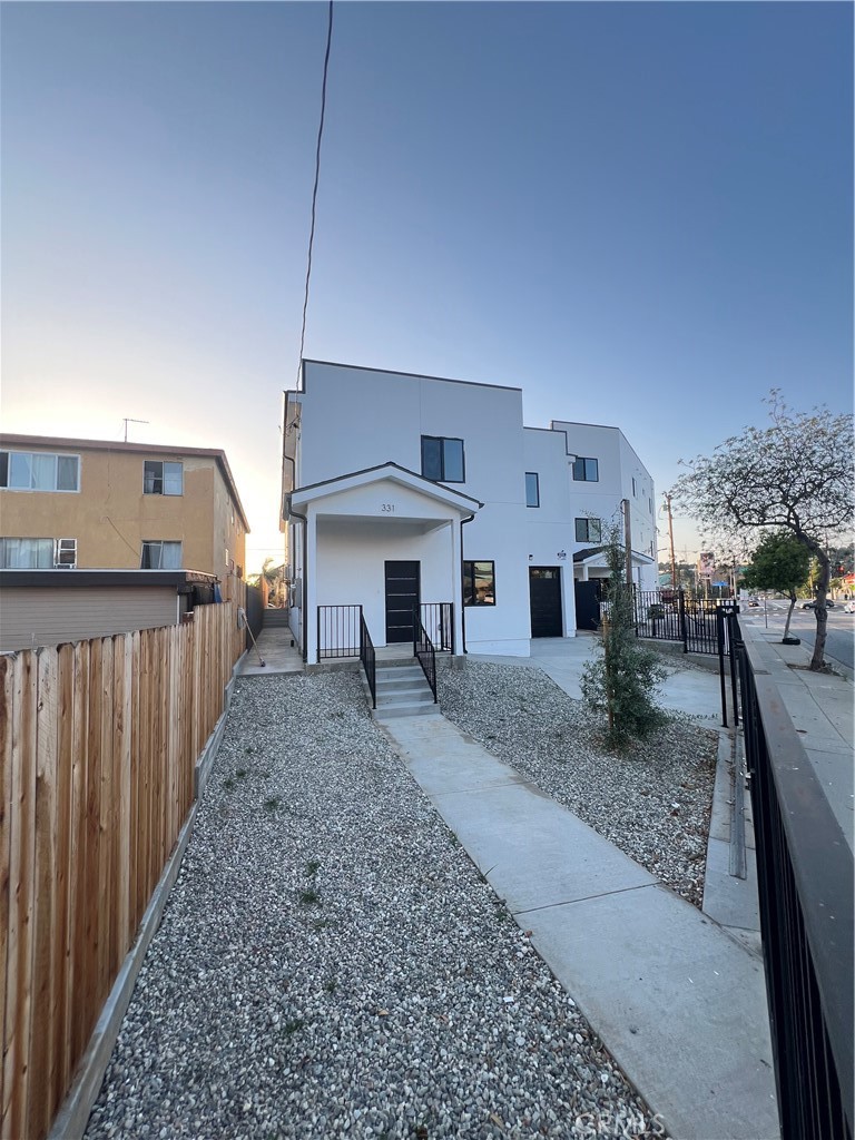 4264 Capistrano Way Property Photo 3