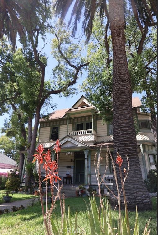 209 Carlton Property Photo 2