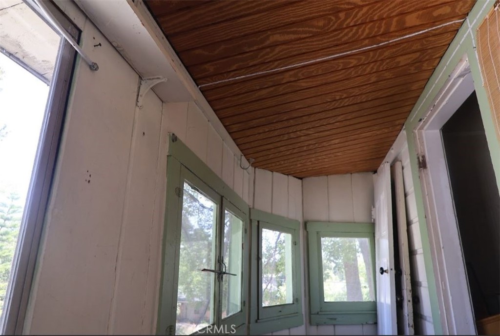 209 Carlton Property Photo 11