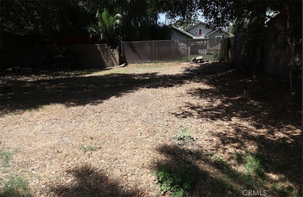 209 Carlton Property Photo 26