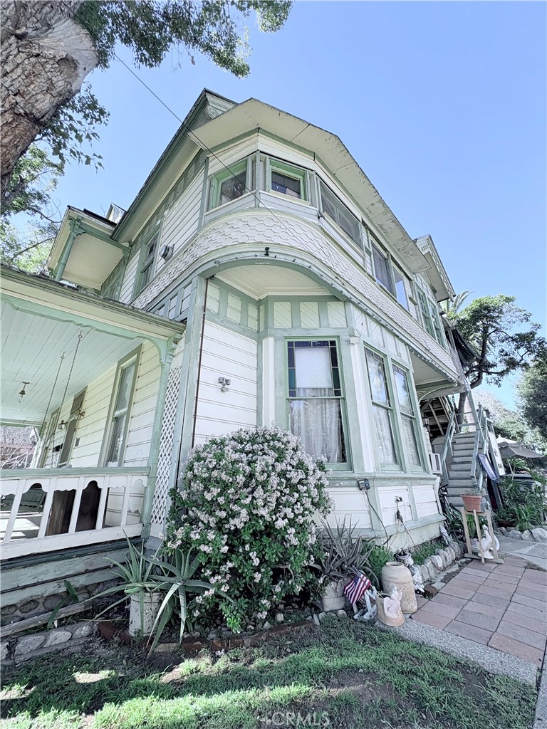 209 Carlton Property Photo 30