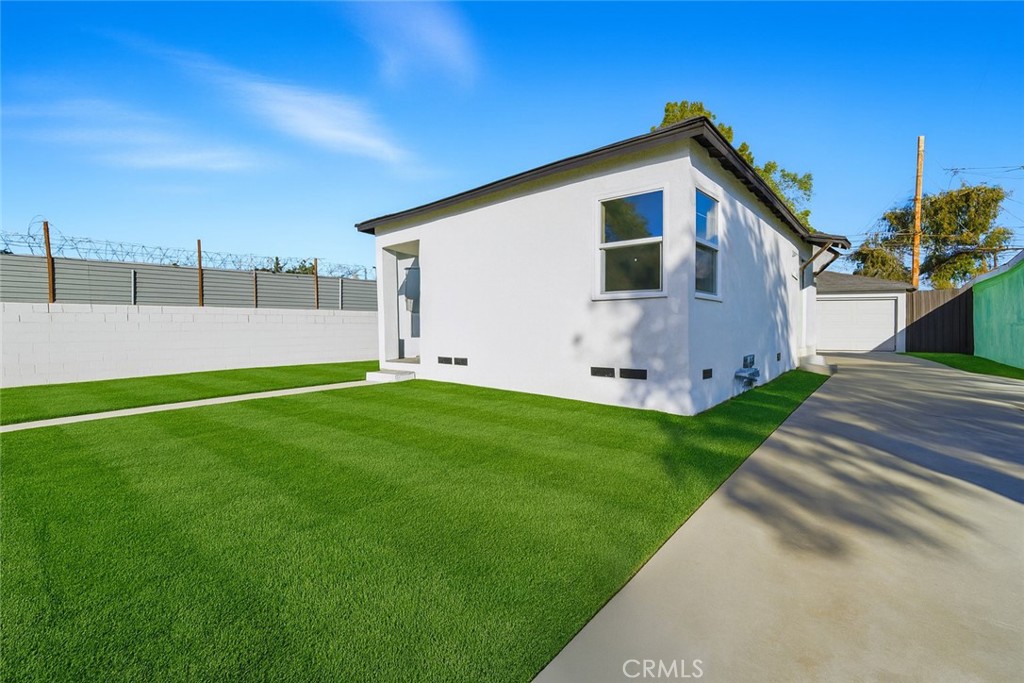 1736 N Mcdivitt Avenue Property Photo 4