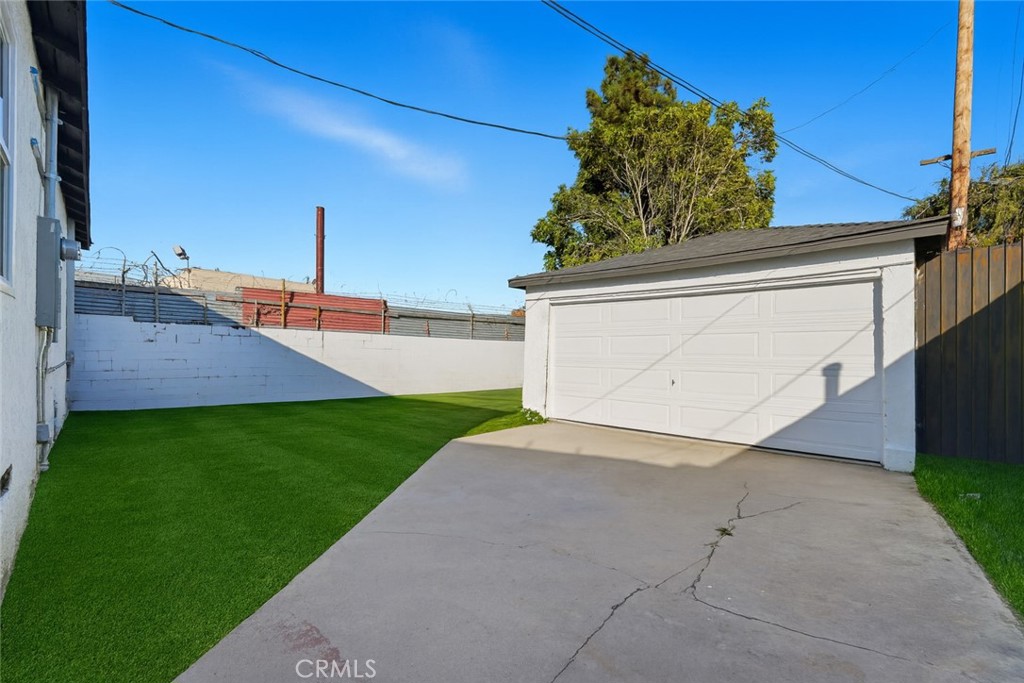 1736 N Mcdivitt Avenue Property Photo 27