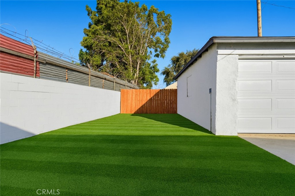 1736 N Mcdivitt Avenue Property Photo 29