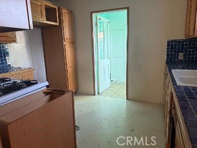 2010 Golden Ave Property Photo 5