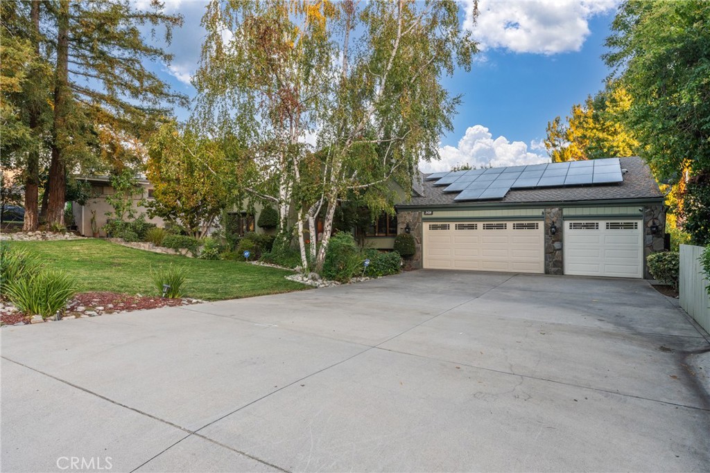 2420 San Antonio E Property Photo 3