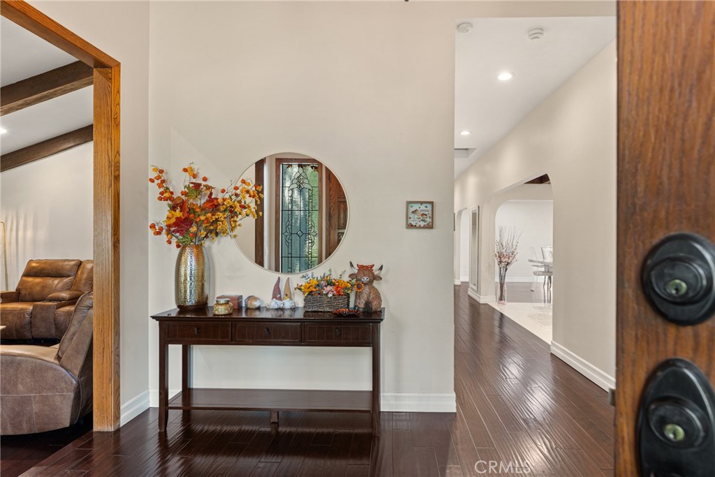 2420 San Antonio E Property Photo 7