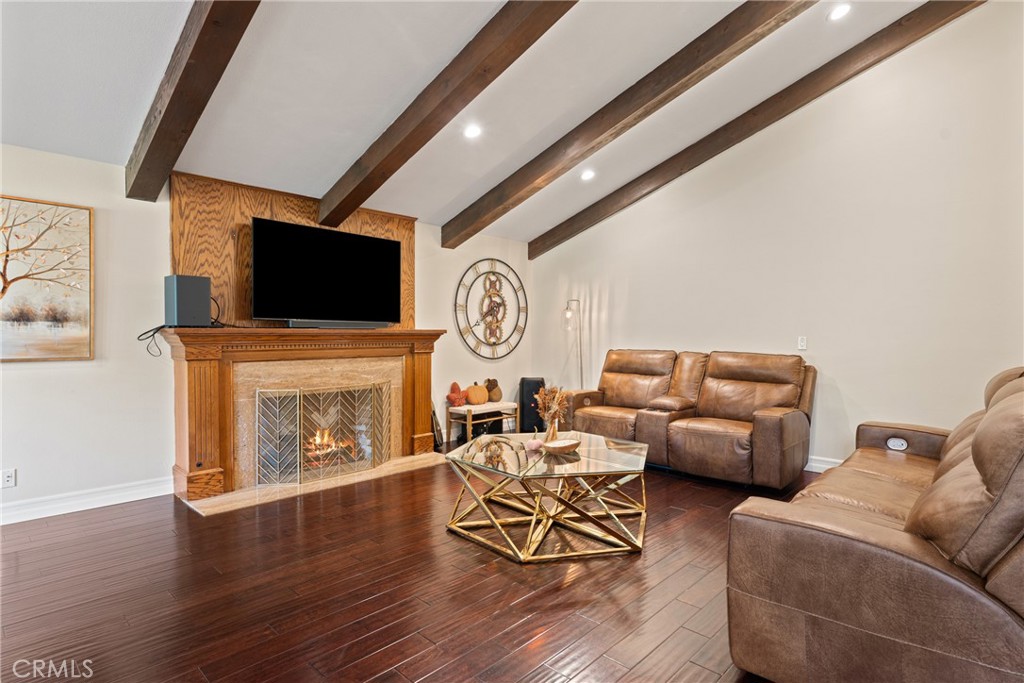 2420 San Antonio E Property Photo 10