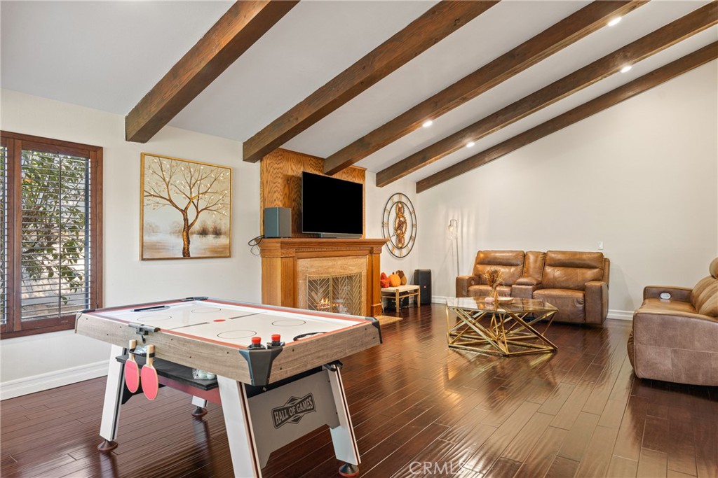 2420 San Antonio E Property Photo 12