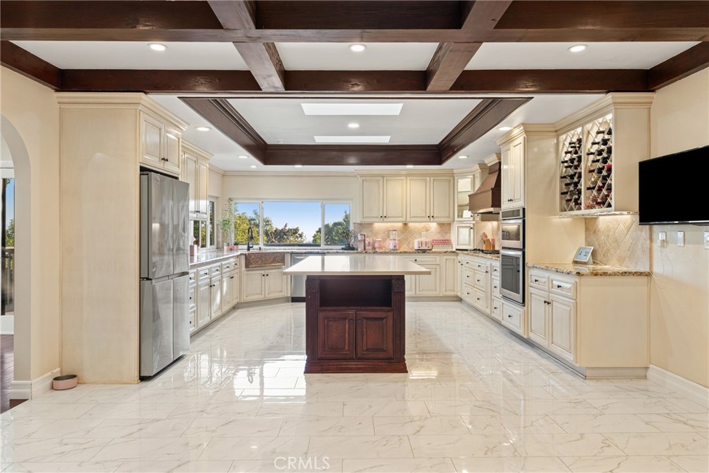 2420 San Antonio E Property Photo 13