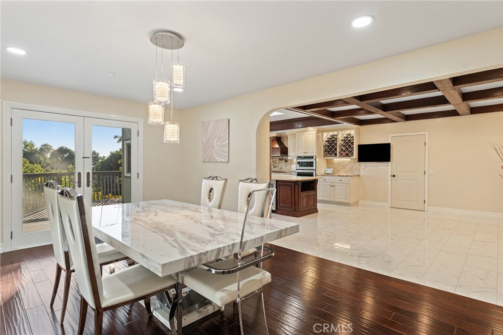 2420 San Antonio E Property Photo 19