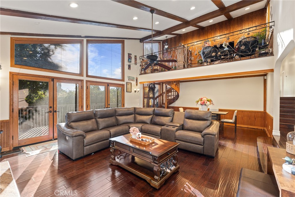 2420 San Antonio E Property Photo 23