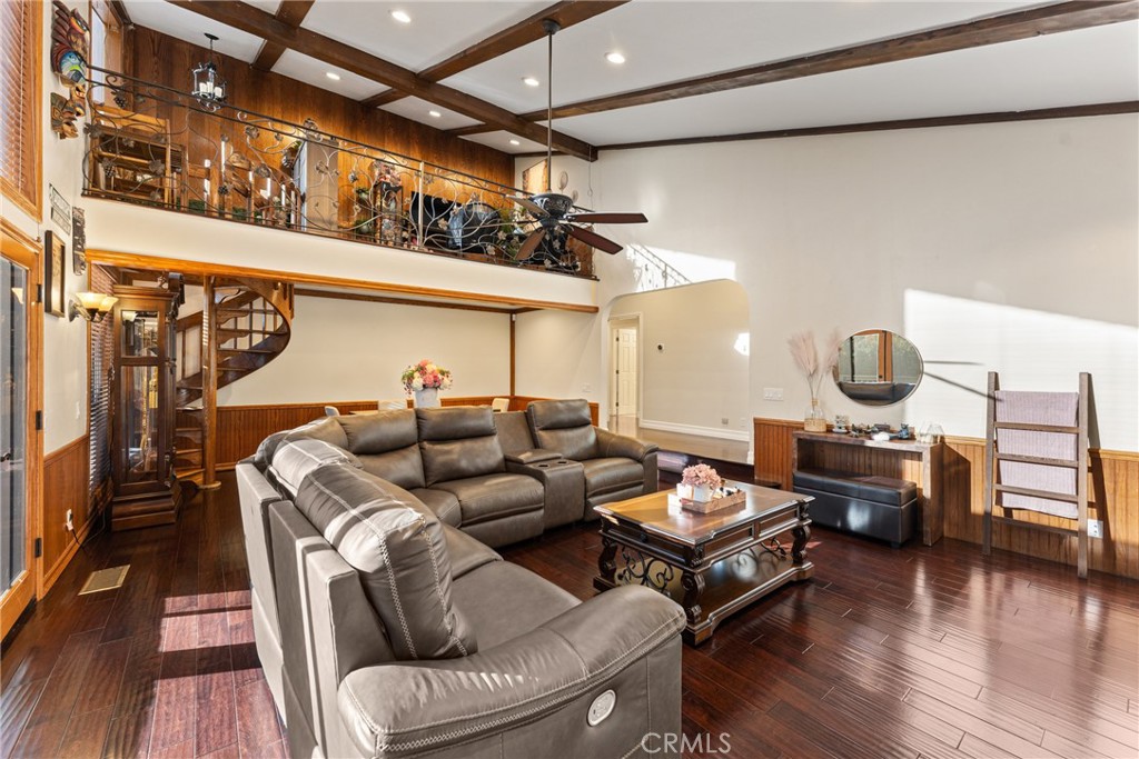 2420 San Antonio E Property Photo 24