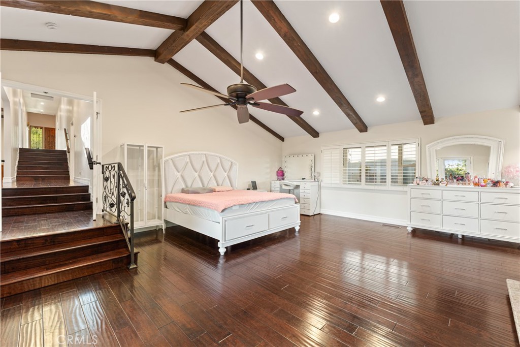 2420 San Antonio E Property Photo 31