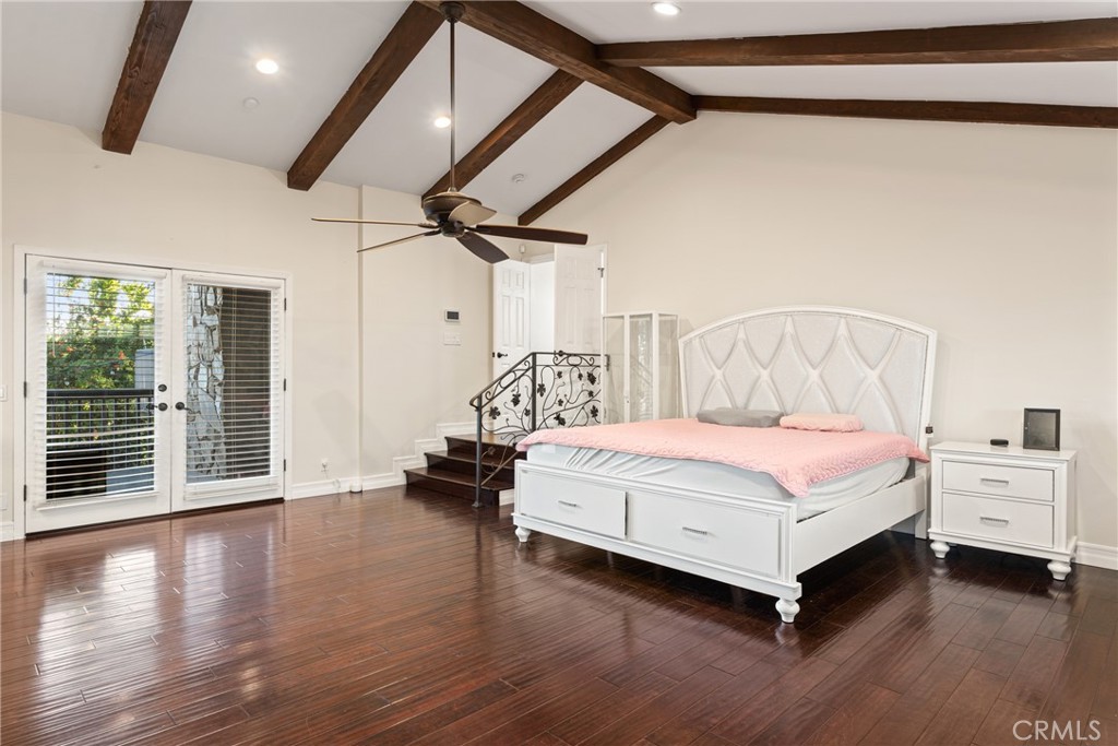 2420 San Antonio E Property Photo 32