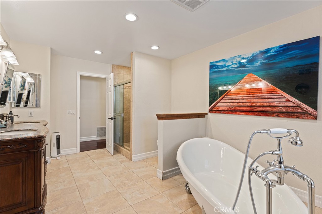 2420 San Antonio E Property Photo 41