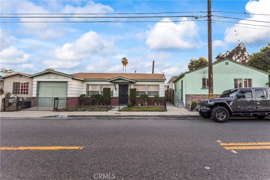 4860 Bell Property Photo 3