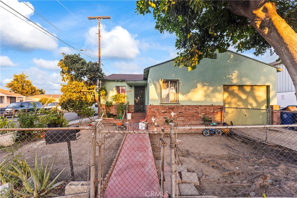 4860 Bell Property Photo 6