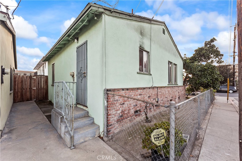 4860 Bell Property Photo 8