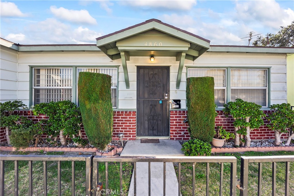 4860 Bell Property Photo 10