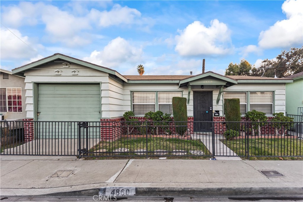 4860 Bell Property Photo 11