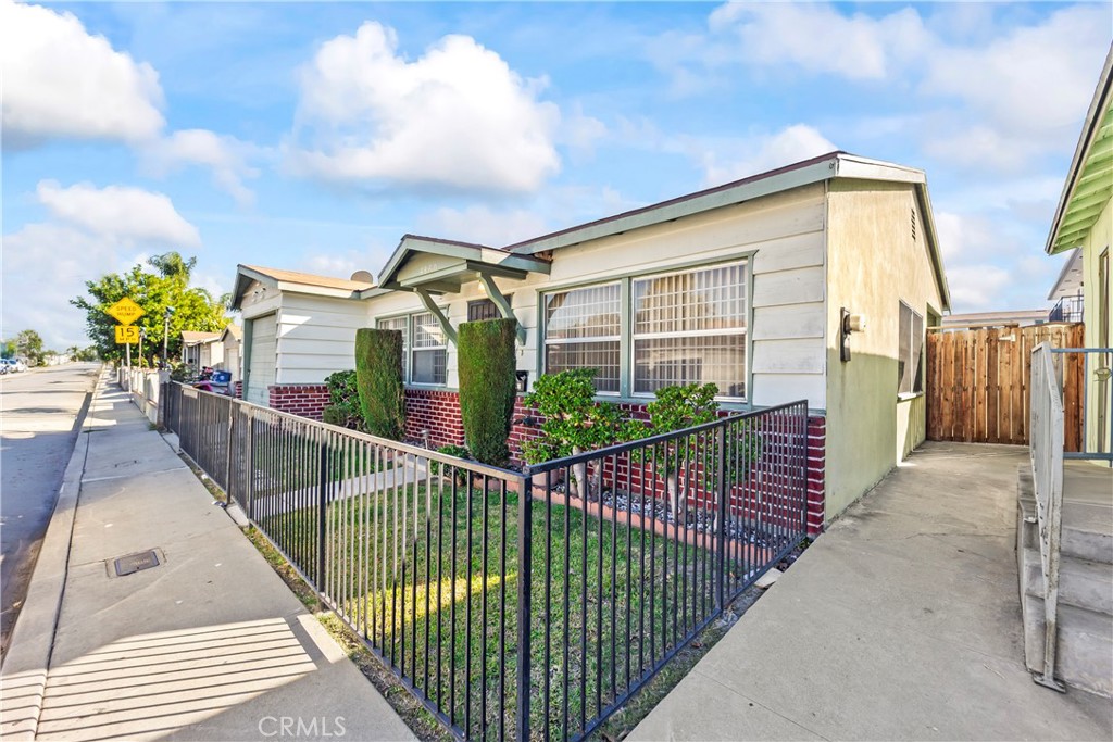 4860 Bell Property Photo 13