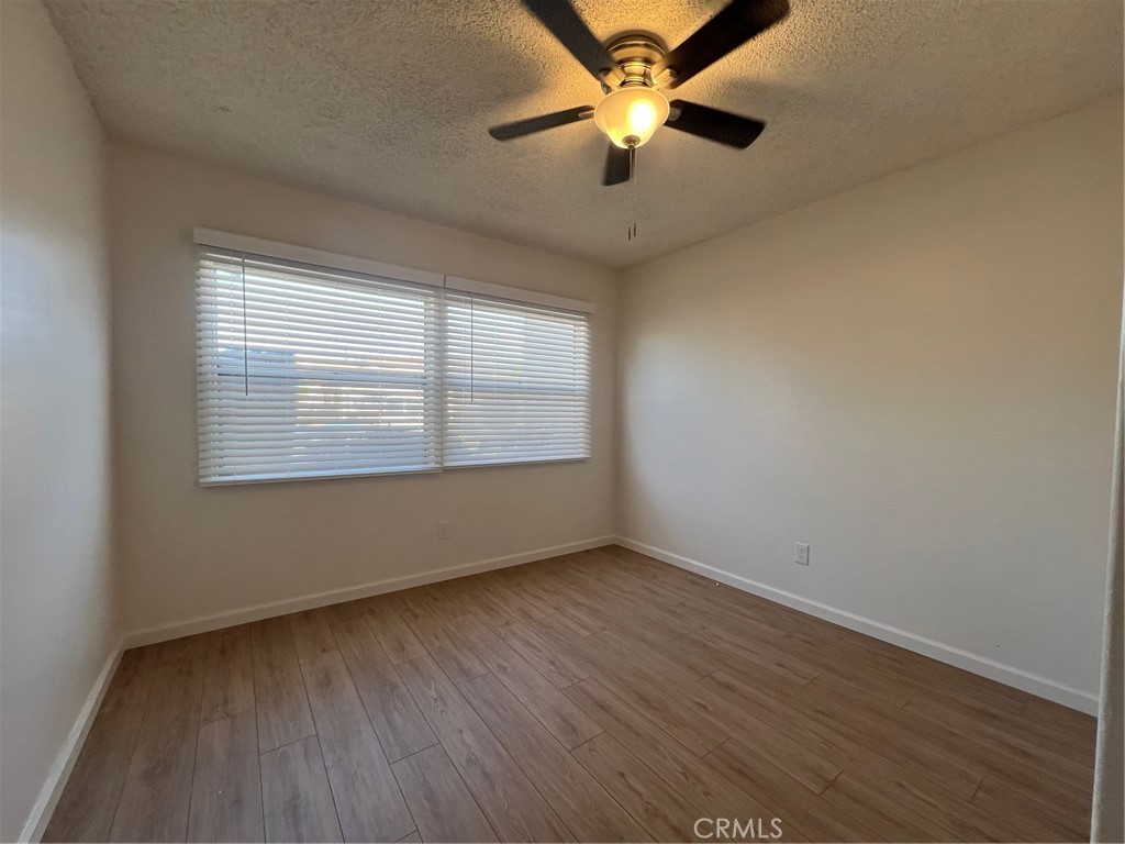 4860 Bell Property Photo 16