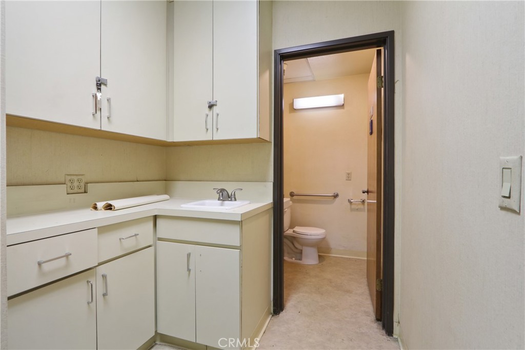 1048 S Garfield Property Photo 16