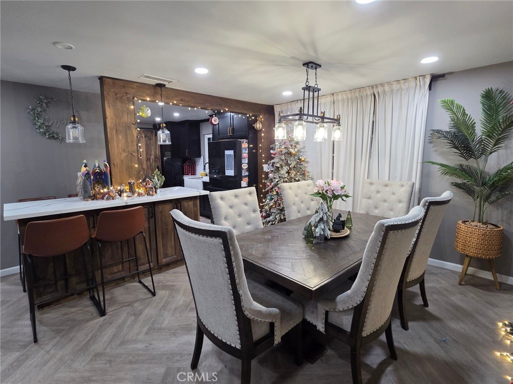 651 Record Property Photo 6
