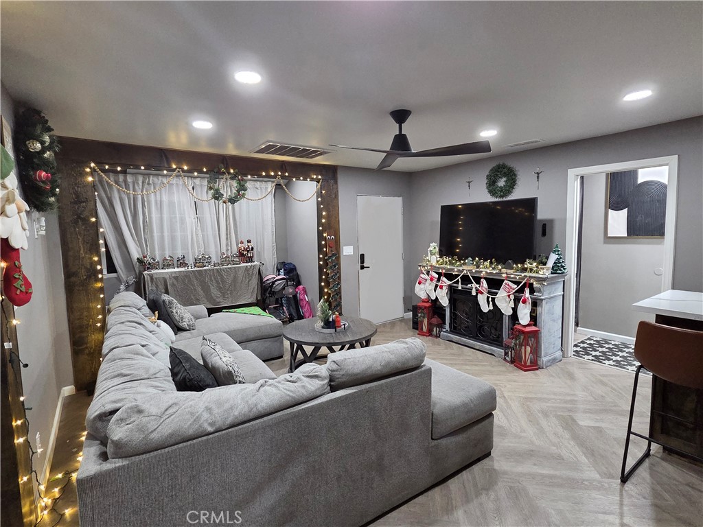 651 Record Property Photo 7
