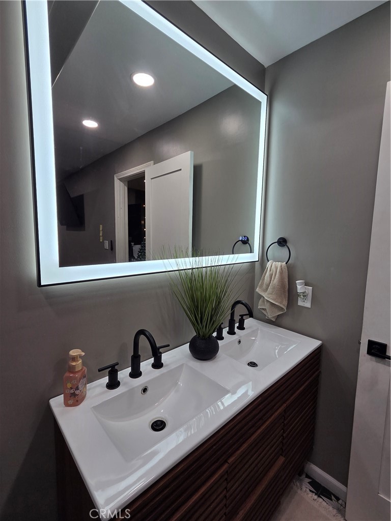 651 Record Property Photo 10