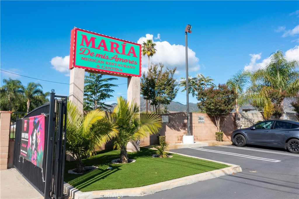 13076 Glenoaks Property Photo 5