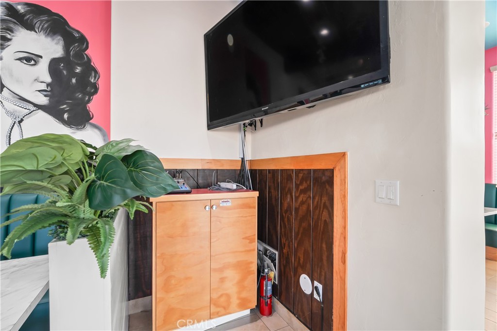 13076 Glenoaks Property Photo 18