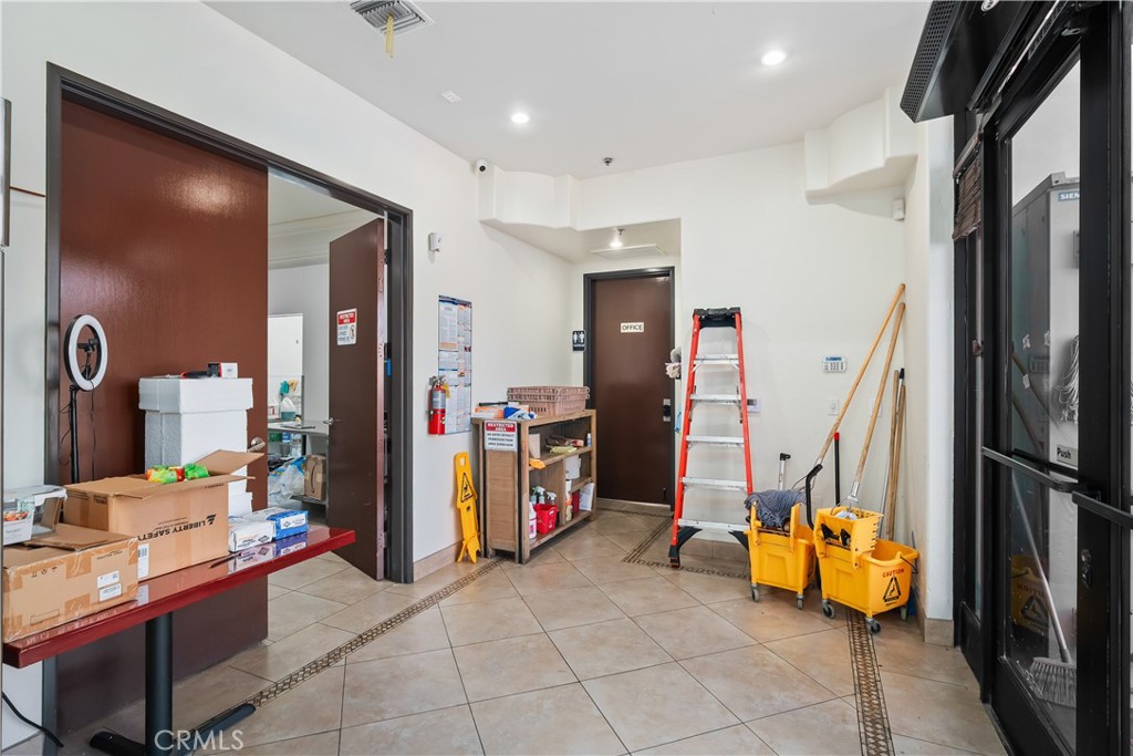 13076 Glenoaks Property Photo 55