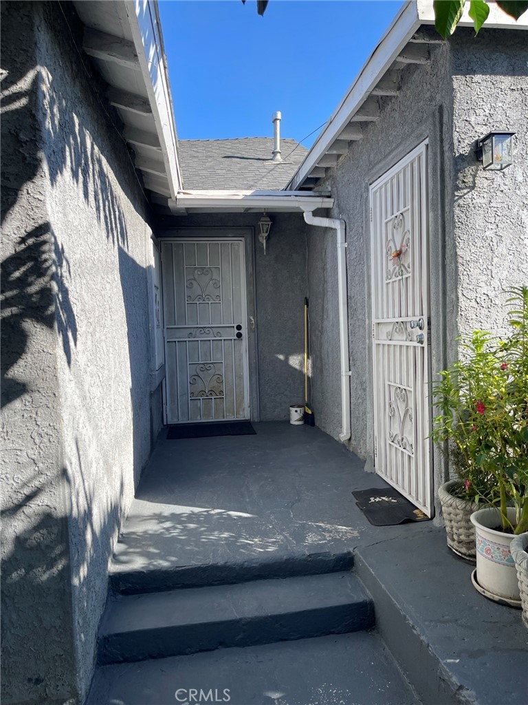 9536 Compton Property Photo 1