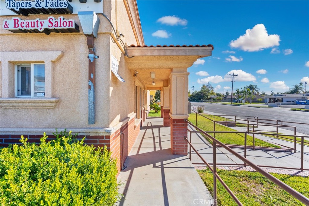 10397 Hole Property Photo 2