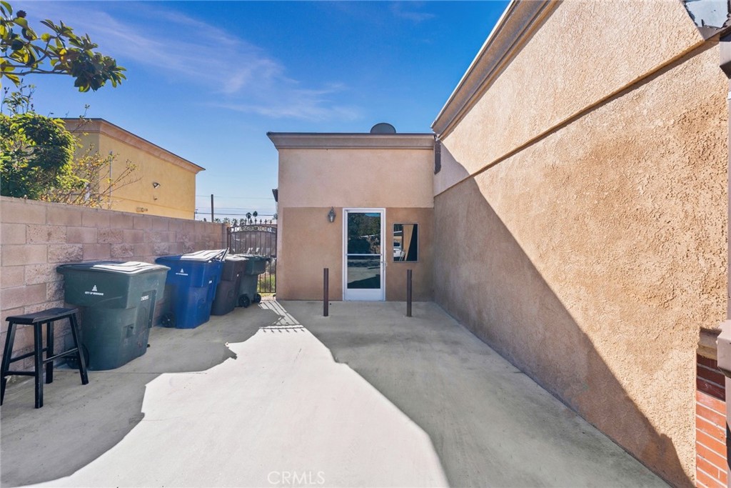 10397 Hole Property Photo 4