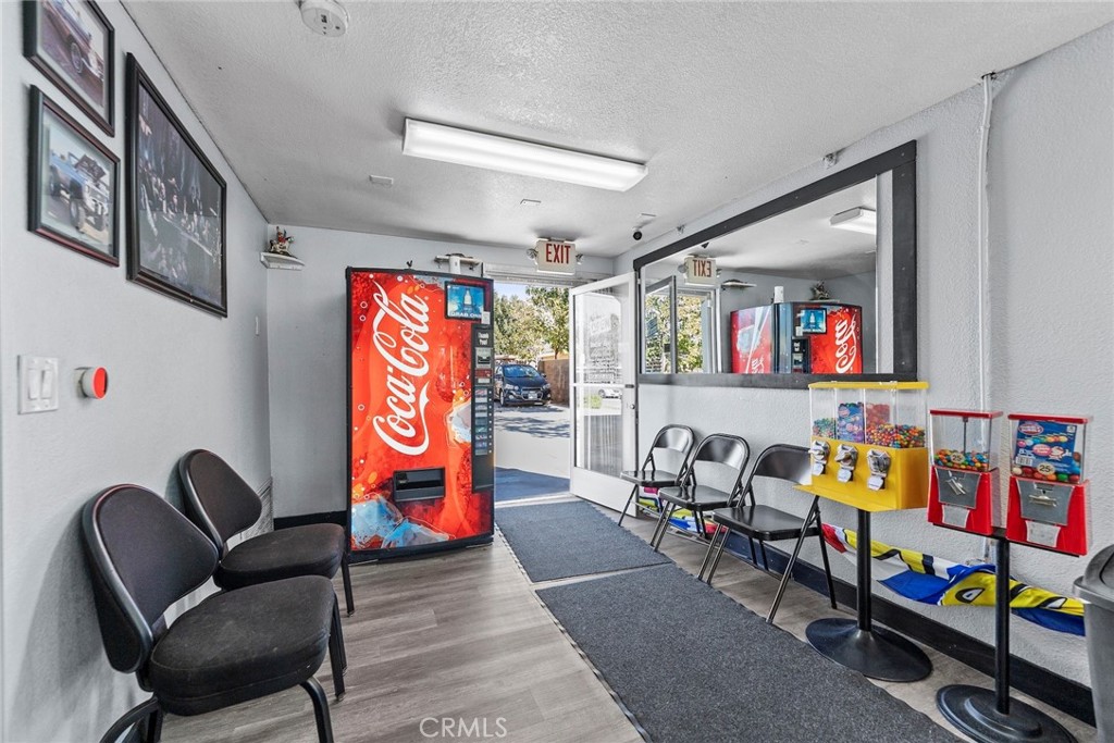 10397 Hole Property Photo 7