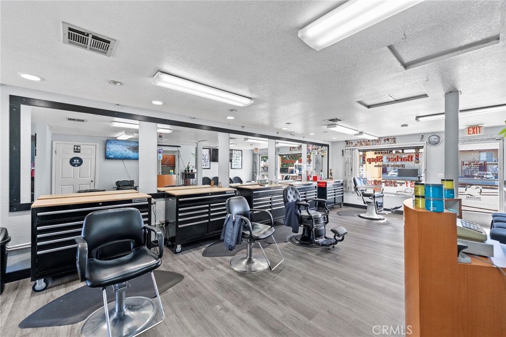 10397 Hole Property Photo 13