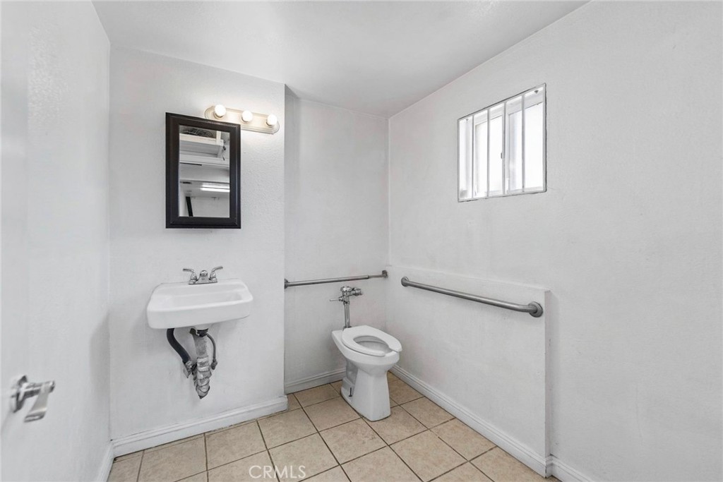 10397 Hole Property Photo 18