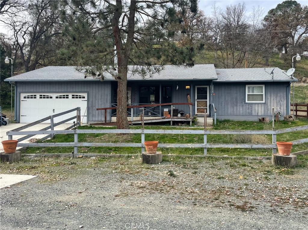 11889 Highway 155 Property Photo 1