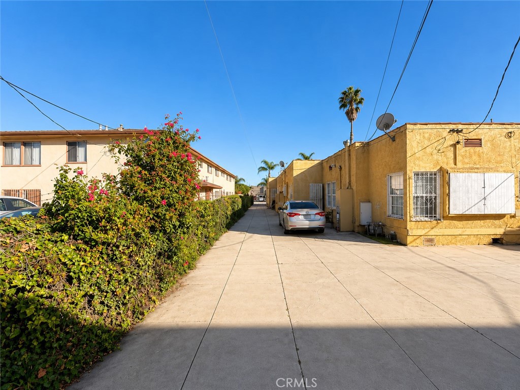 6121 10th Property Photo 6