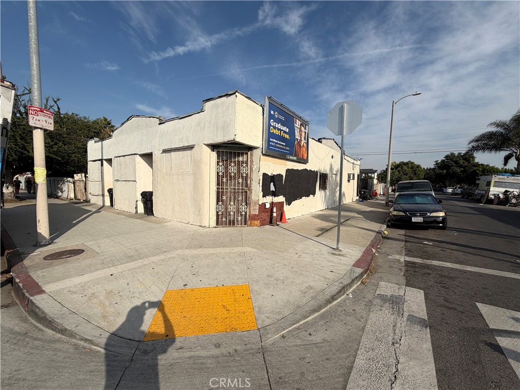 8230 S Main Property Photo 2