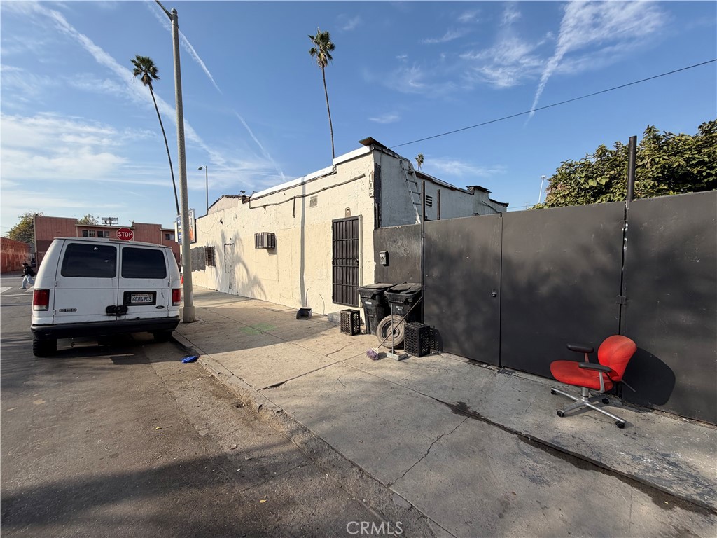 8230 S Main Property Photo 5