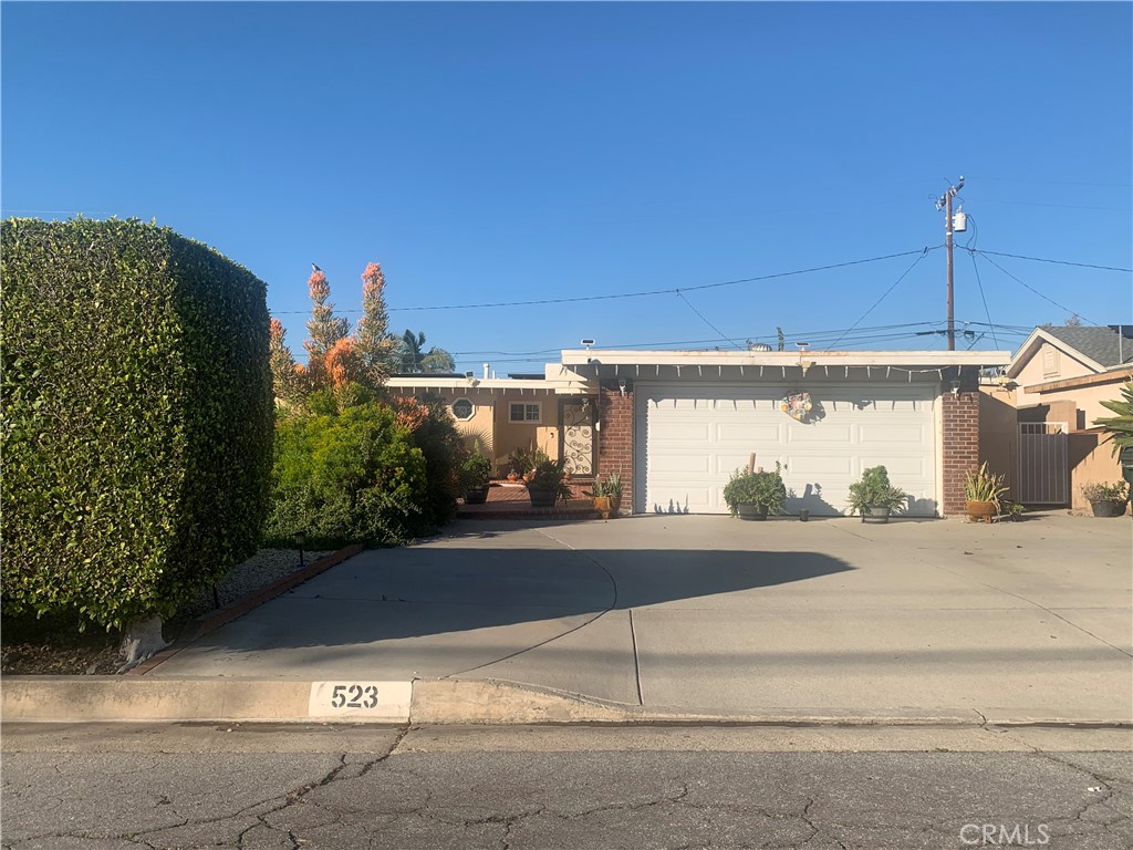 523 E Covina Property Photo 2