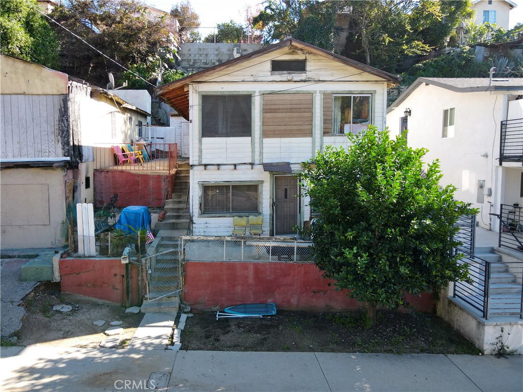 808 Record Property Photo 1