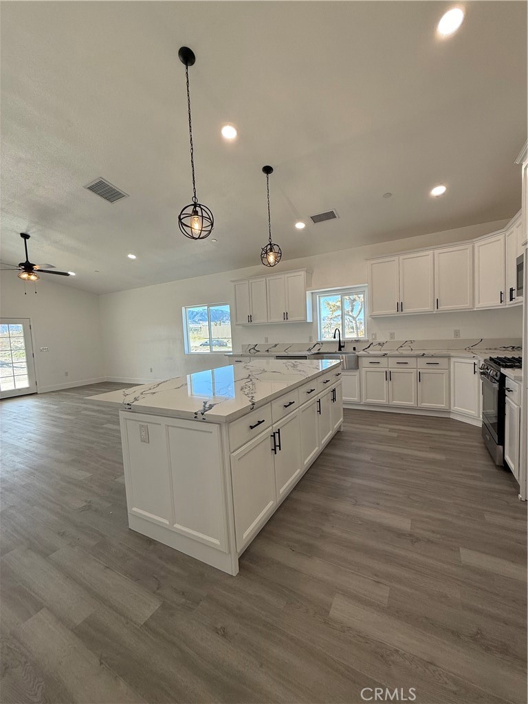 2115 Seville Pl. Property Photo 17