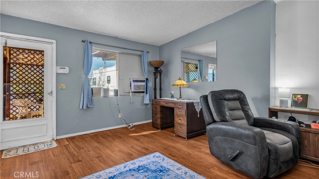 13220 Catalpa Property Photo 5